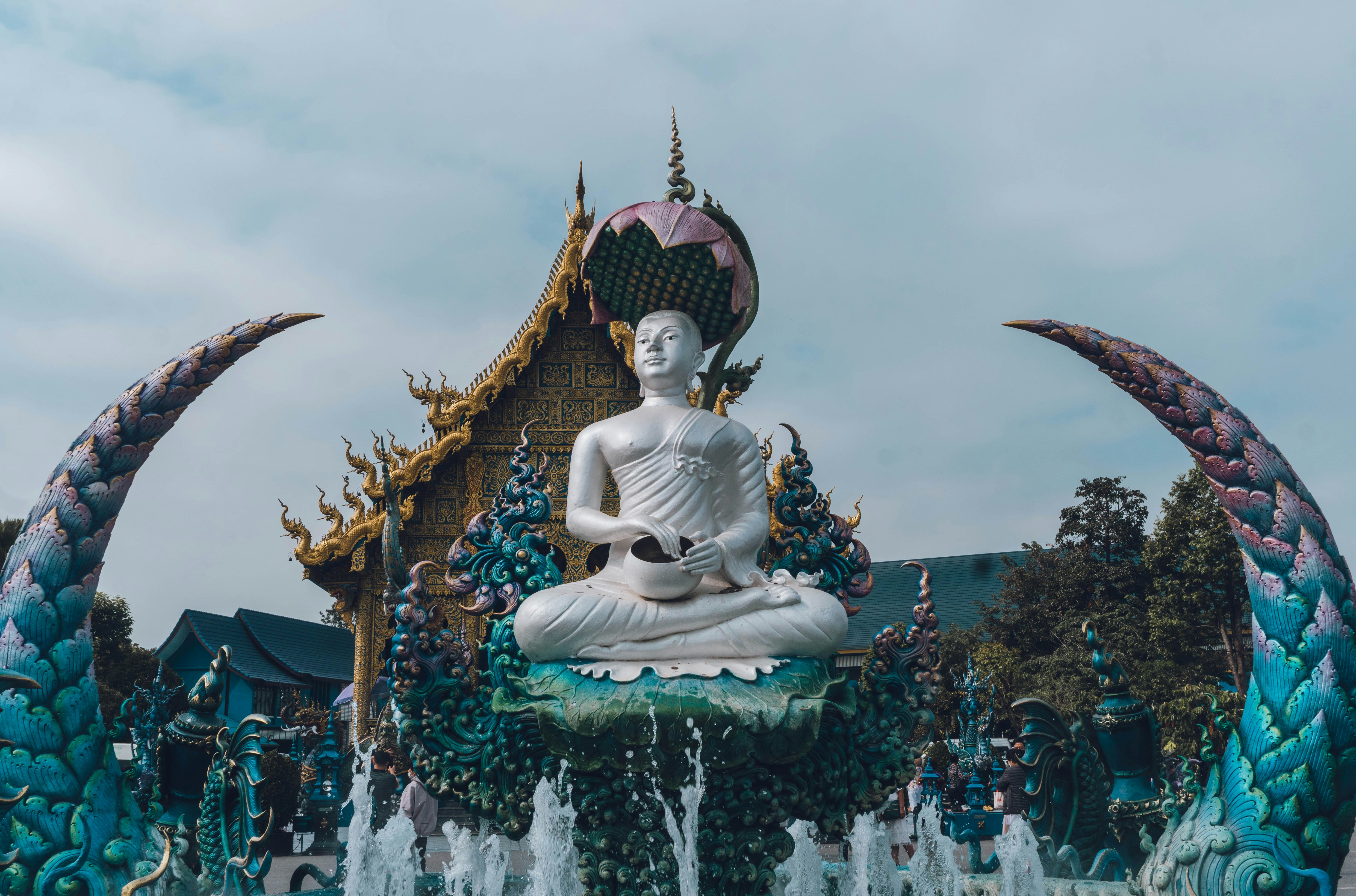 Blue Temple (Wat Rong Suea Ten)